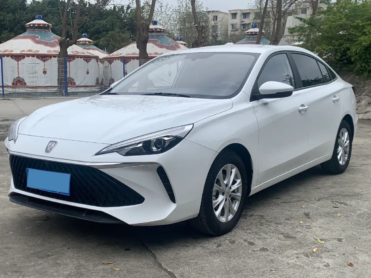 2023 Roewe i5 1.5L 129HP L4 5MT,autocango,china used car exporter,china ev exporter,chinese used car exporter,chinese used ev exporter