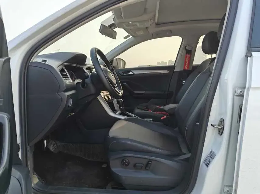 2020 Volkswagen T-Roc 1.4T 131HP L4 7DCT,autocango,china used car exporter,china ev exporter,chinese used car exporter,chinese used ev exporter