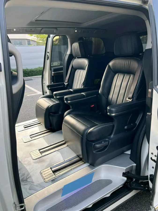 2021 GAC Trumpchi M8 2.0T 252HP L4 8AT,autocango,china used car exporter,china ev exporter,chinese used car exporter,chinese used ev exporter