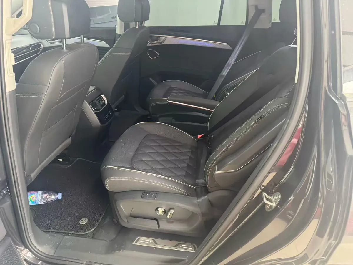 2024 Volkswagen Talagon 2.0T 220HP L4 7DCT,autocango,china used car exporter,china ev exporter,chinese used car exporter,chinese used ev exporter