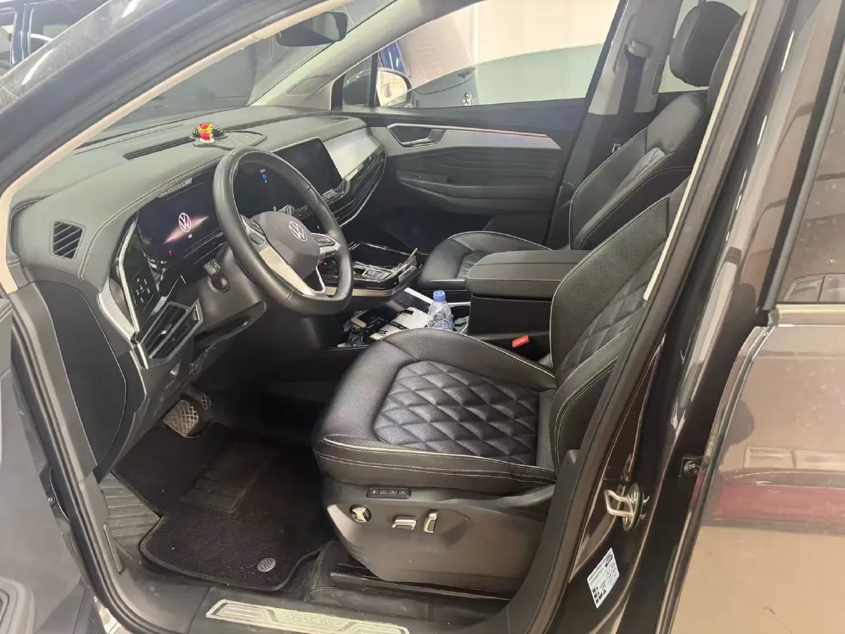 2024 Volkswagen Talagon 2.0T 220HP L4 7DCT,autocango,china used car exporter,china ev exporter,chinese used car exporter,chinese used ev exporter