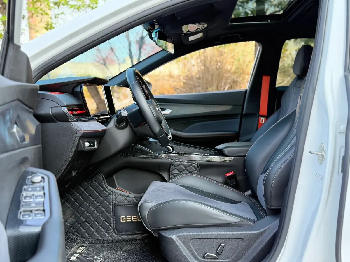 2022 Geely Binray 1.5T 181HP L4 7DCT,autocango,china used car exporter,china ev exporter,chinese used car exporter,chinese used ev exporter