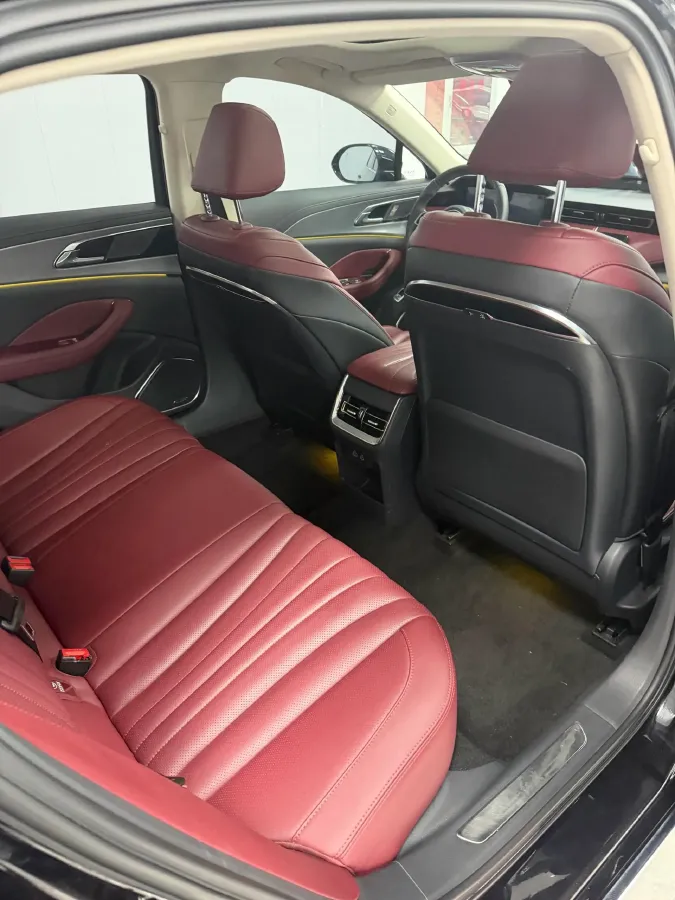 2023 HongQi H5 2.0T 224HP L4 8AT,autocango,china used car exporter,china ev exporter,chinese used car exporter,chinese used ev exporter