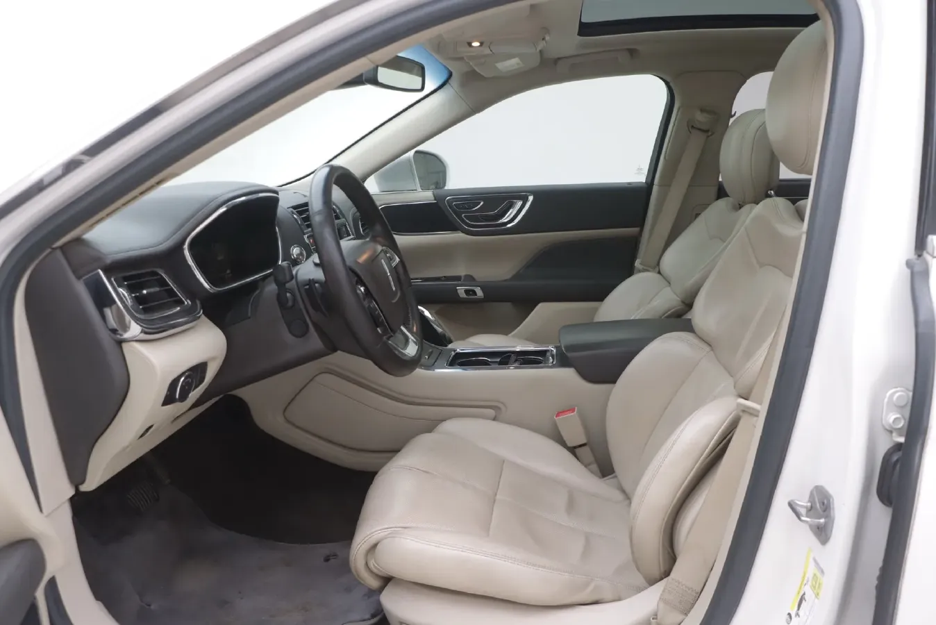 2017 Lincoln Continental 2.0T 261HP L4 6AT,autocango,china used car exporter,china ev exporter,chinese used car exporter,chinese used ev exporter