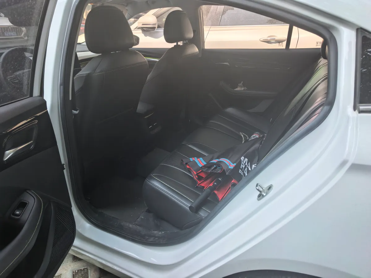 2021 Roewe i5 1.5L 120HP L4 CVT,autocango,china used car exporter,china ev exporter,chinese used car exporter,chinese used ev exporter