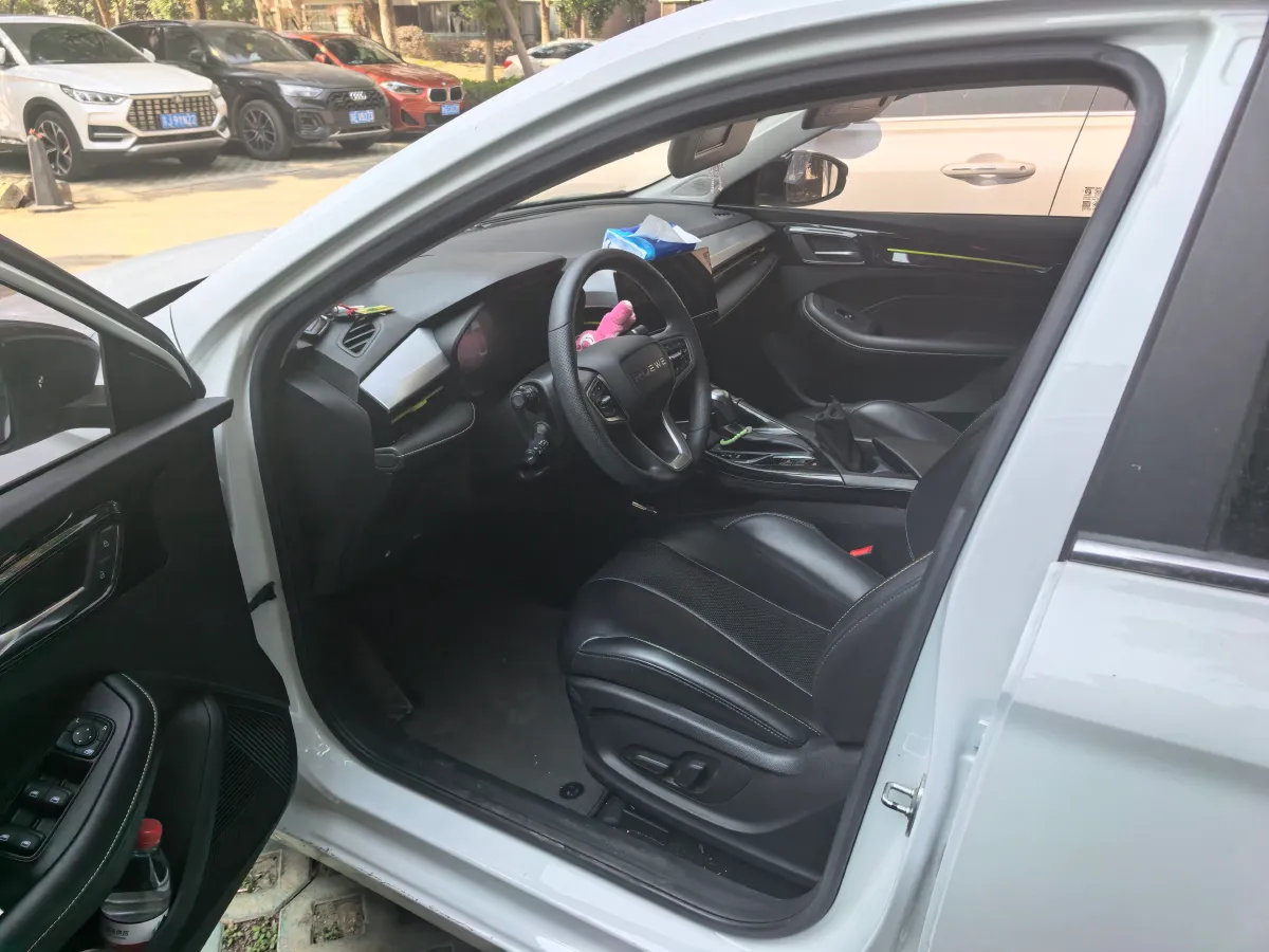 2021 Roewe i5 1.5L 120HP L4 CVT,autocango,china used car exporter,china ev exporter,chinese used car exporter,chinese used ev exporter