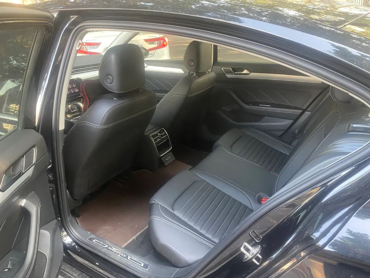 2023 Volkswagen Magotan 1.4T 150HP L4 7DCT,autocango,china used car exporter,china ev exporter,chinese used car exporter,chinese used ev exporter