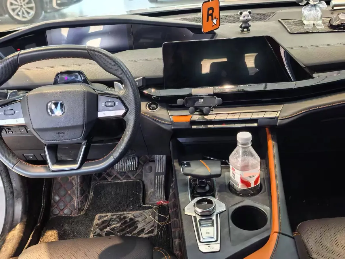 2022 ChangAn UNI-V 1.5T 188HP L4 7DCT,autocango,china used car exporter,china ev exporter,chinese used car exporter,chinese used ev exporter