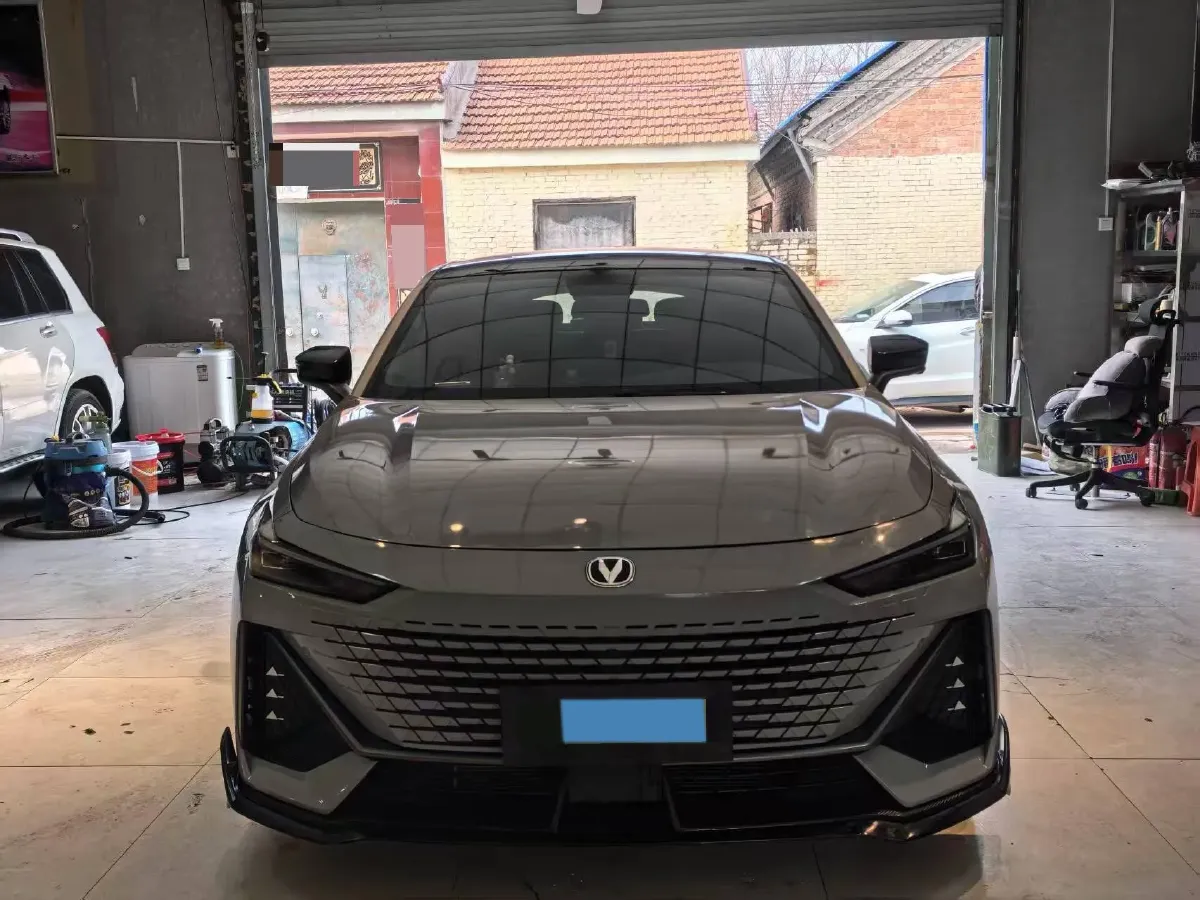 2022 ChangAn UNI-V 1.5T 188HP L4 7DCT,autocango,china used car exporter,china ev exporter,chinese used car exporter,chinese used ev exporter