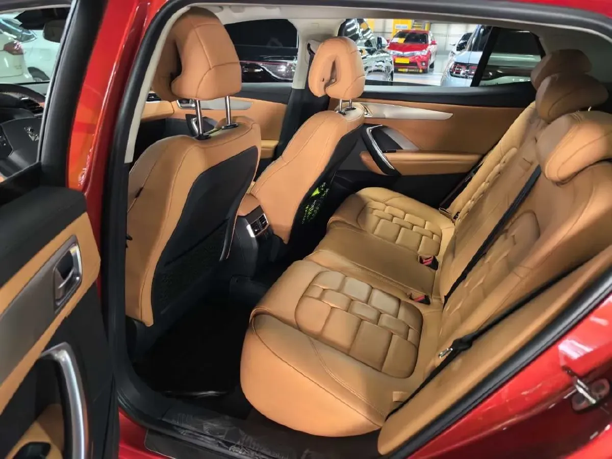 2014 DS 6 1.6T 167HP L4 6AT,autocango,china used car exporter,china ev exporter,chinese used car exporter,chinese used ev exporter