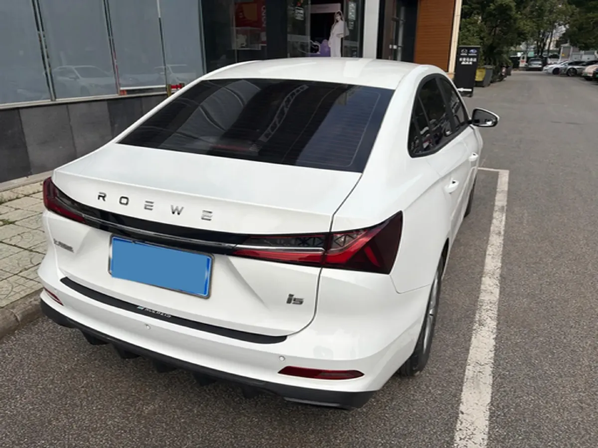 2023 Roewe i5 1.5L 129HP L4 5MT,autocango,china used car exporter,china ev exporter,chinese used car exporter,chinese used ev exporter