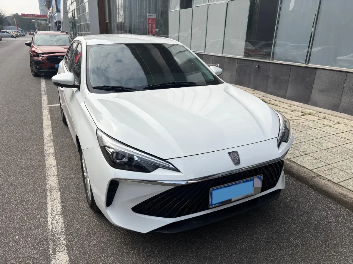 2023 Roewe i5 1.5L 129HP L4 5MT,autocango,china used car exporter,china ev exporter,chinese used car exporter,chinese used ev exporter