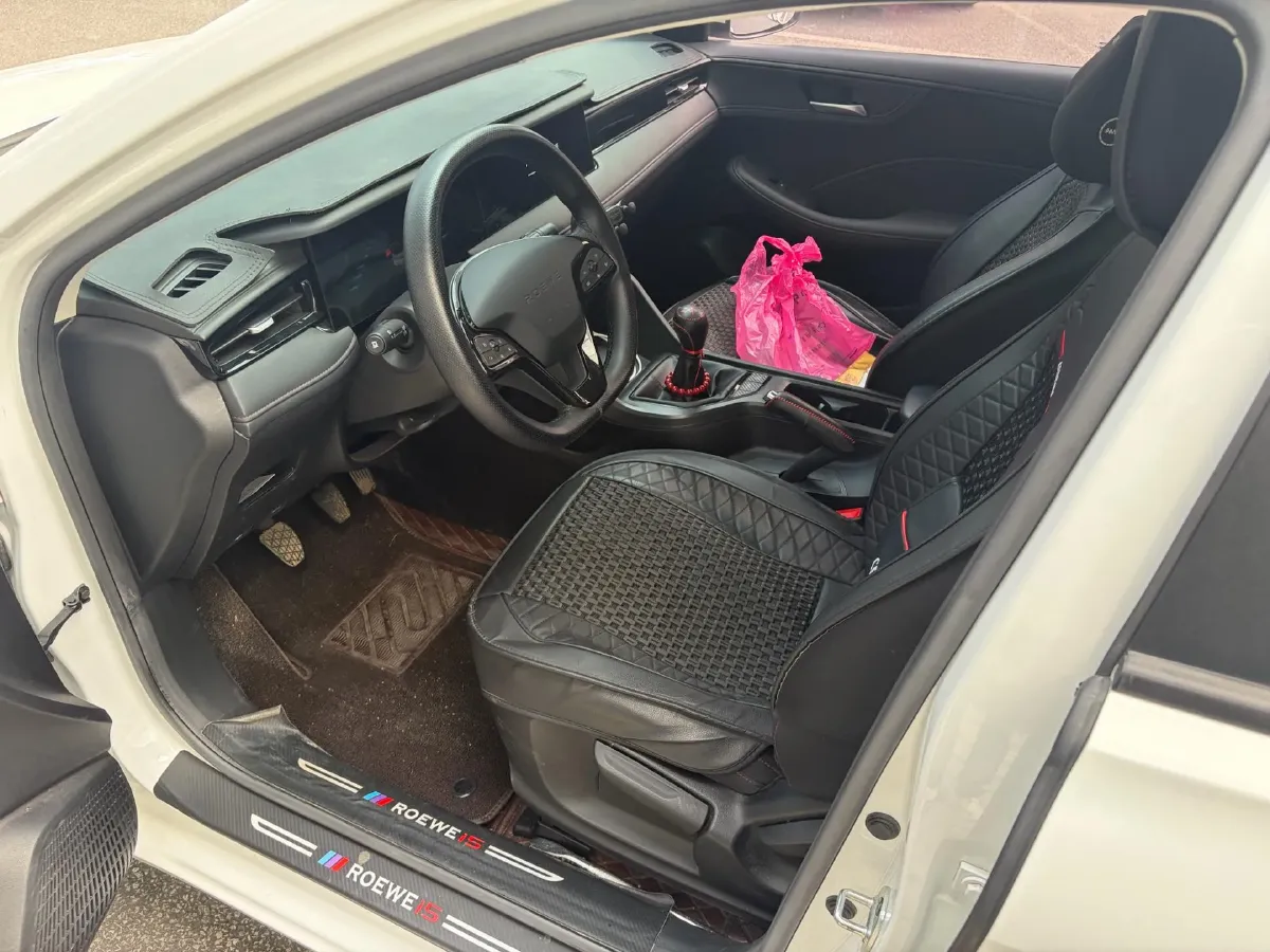 2023 Roewe i5 1.5L 129HP L4 5MT,autocango,china used car exporter,china ev exporter,chinese used car exporter,chinese used ev exporter