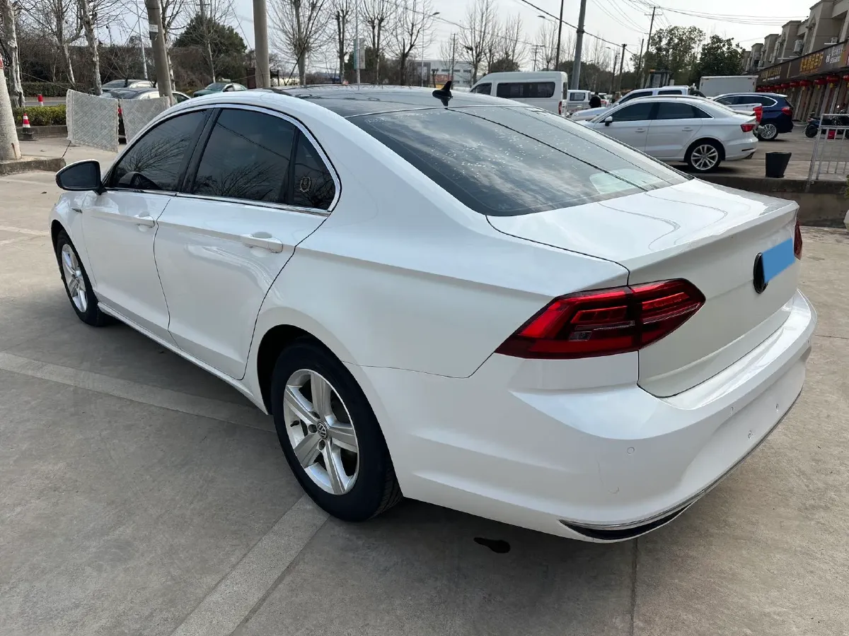 2019 Volkswagen T-Cross 1.4T 150HP L4 7DCT,autocango,china used car exporter,china ev exporter,chinese used car exporter,chinese used ev exporter