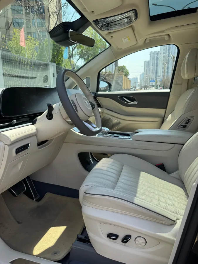 2024 Voyah Dream BEV 108.73KWH,autocango,china used car exporter,china ev exporter,chinese used car exporter,chinese used ev exporter