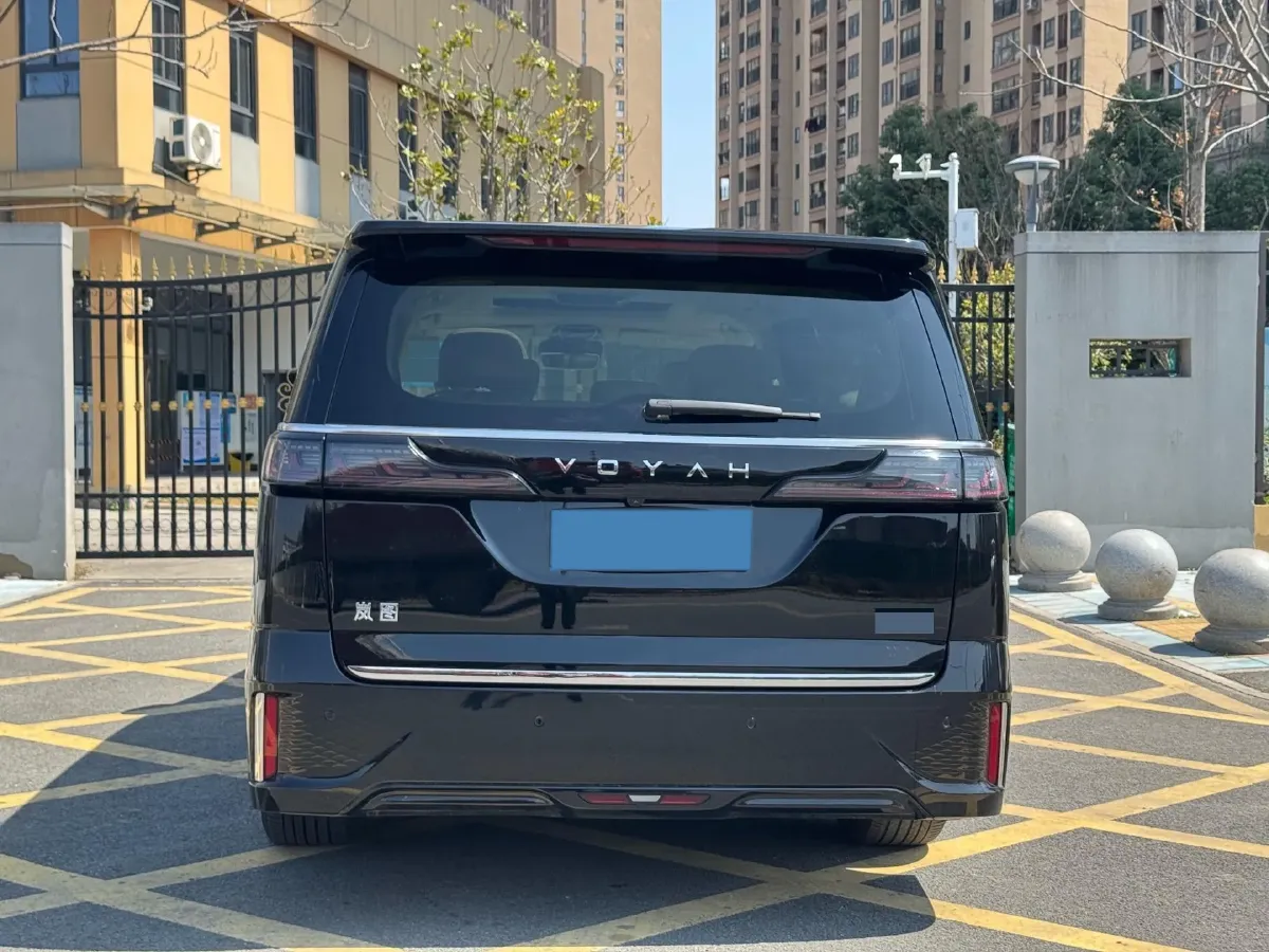 2024 Voyah Dream BEV 108.73KWH,autocango,china used car exporter,china ev exporter,chinese used car exporter,chinese used ev exporter