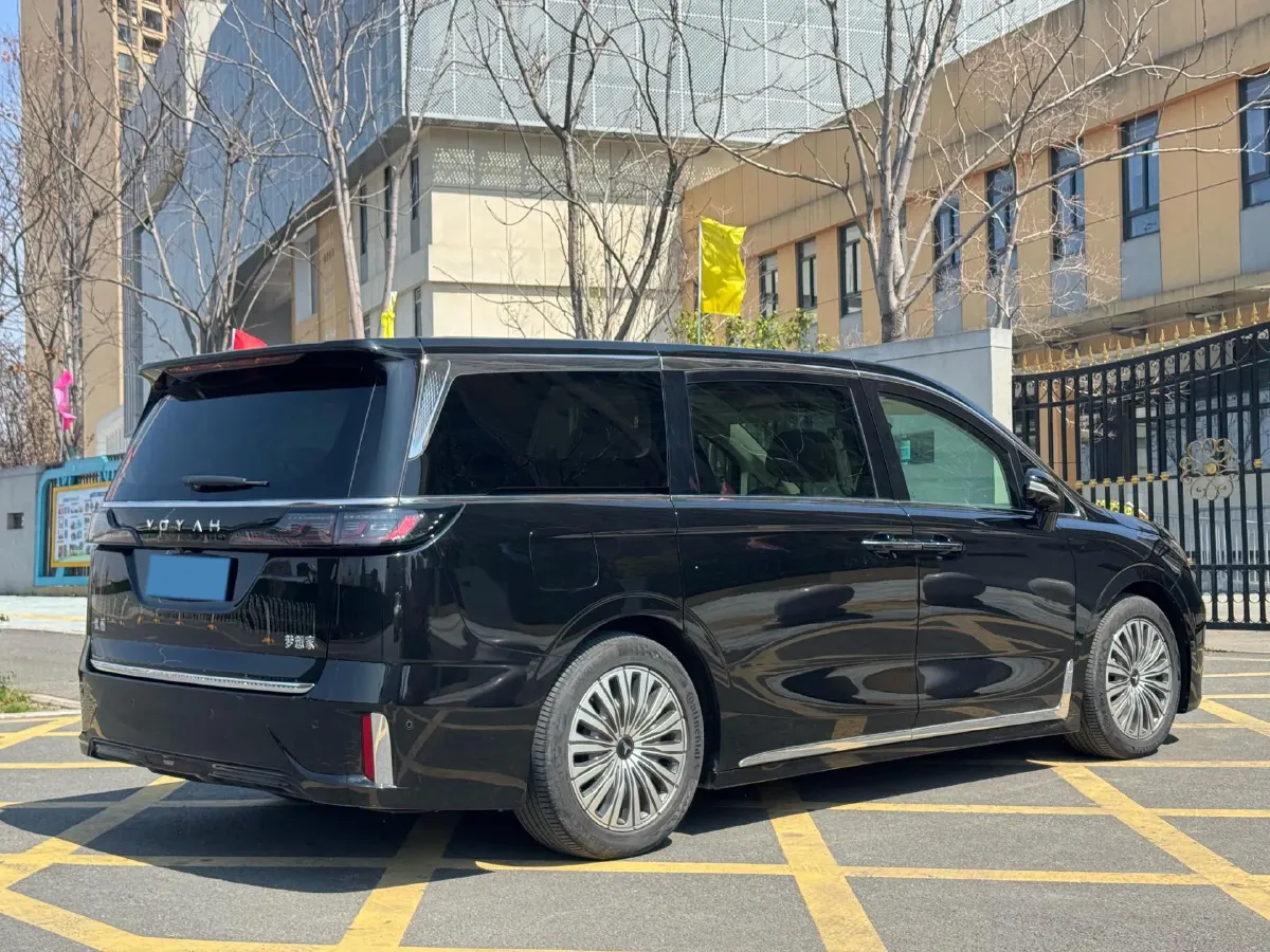 2024 Voyah Dream BEV 108.73KWH,autocango,china used car exporter,china ev exporter,chinese used car exporter,chinese used ev exporter