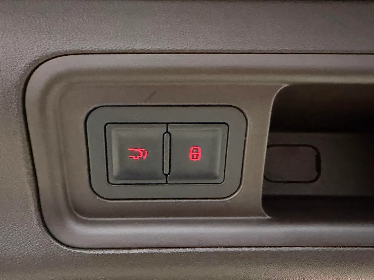 2024 Denza D9 1.5T 139HP L4 E-CVT PHEV 40KWH,autocango,china used car exporter,china ev exporter,chinese used car exporter,chinese used ev exporter