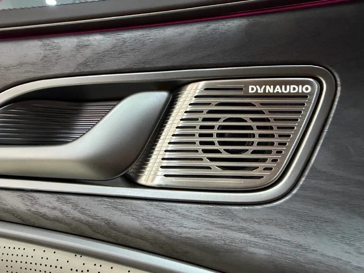 2024 Denza D9 1.5T 139HP L4 E-CVT PHEV 40KWH,autocango,china used car exporter,china ev exporter,chinese used car exporter,chinese used ev exporter