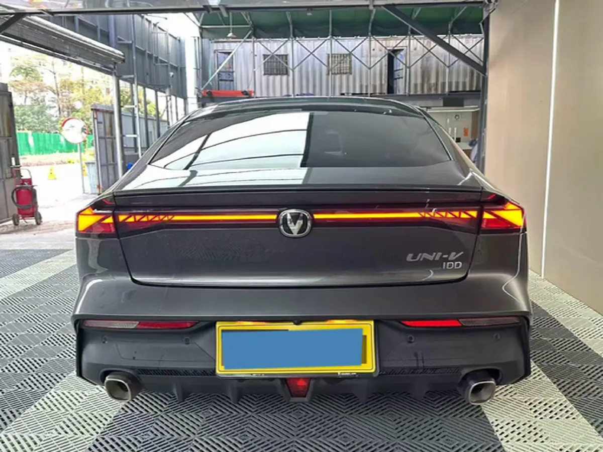 2023 ChangAn UNI-V iDD 1.5T 170HP L4 6TCT PHEV 18.4KWH,autocango,china used car exporter,china ev exporter,chinese used car exporter,chinese used ev exporter