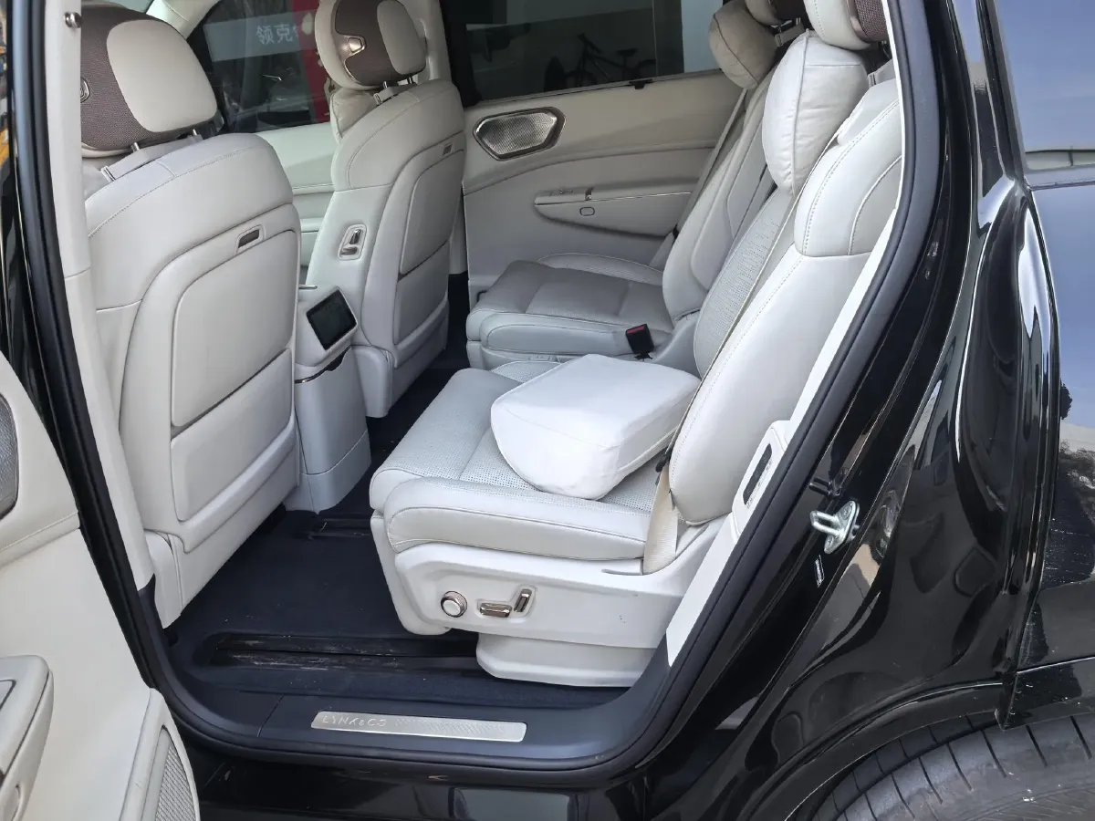 2025 LYNK&CO 900 2.0T 254HP L4 3DHT PHEV,autocango,china used car exporter,china ev exporter,chinese used car exporter,chinese used ev exporter