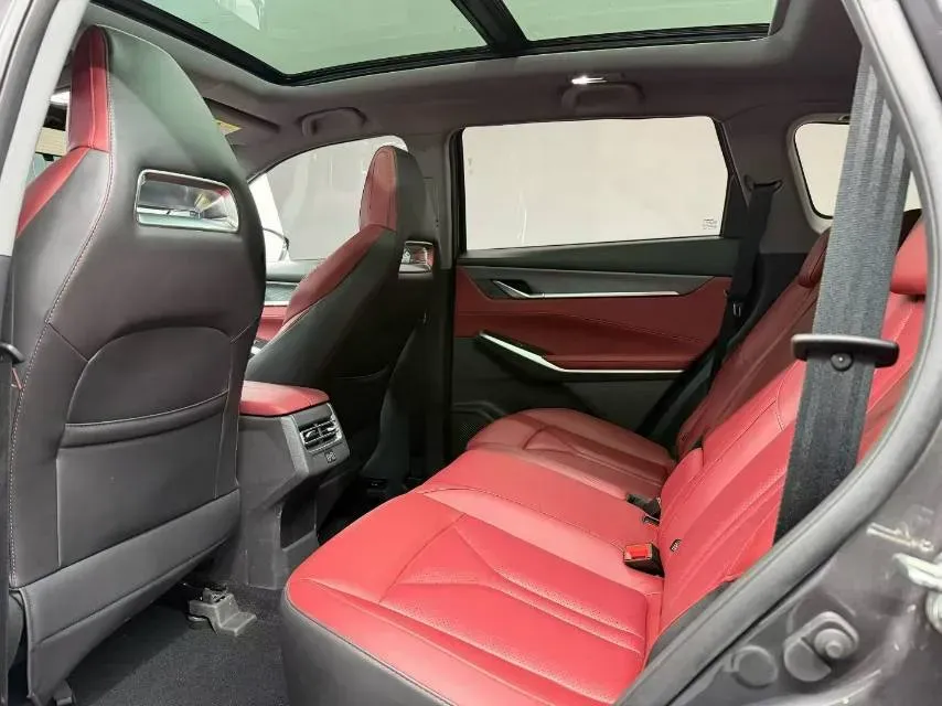 2022 ChangAn CS75 Plus 1.5T 188HP L4 8AT,autocango,china used car exporter,china ev exporter,chinese used car exporter,chinese used ev exporter