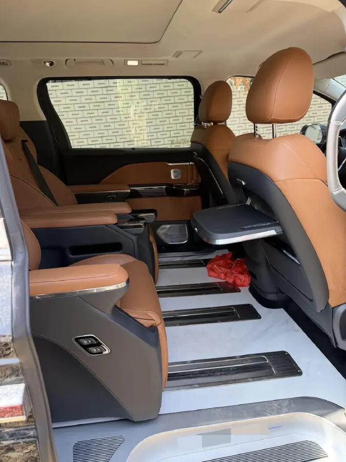 2023 HongQi HQ9 2.0T 252HP L4 8AT,autocango,china used car exporter,china ev exporter,chinese used car exporter,chinese used ev exporter