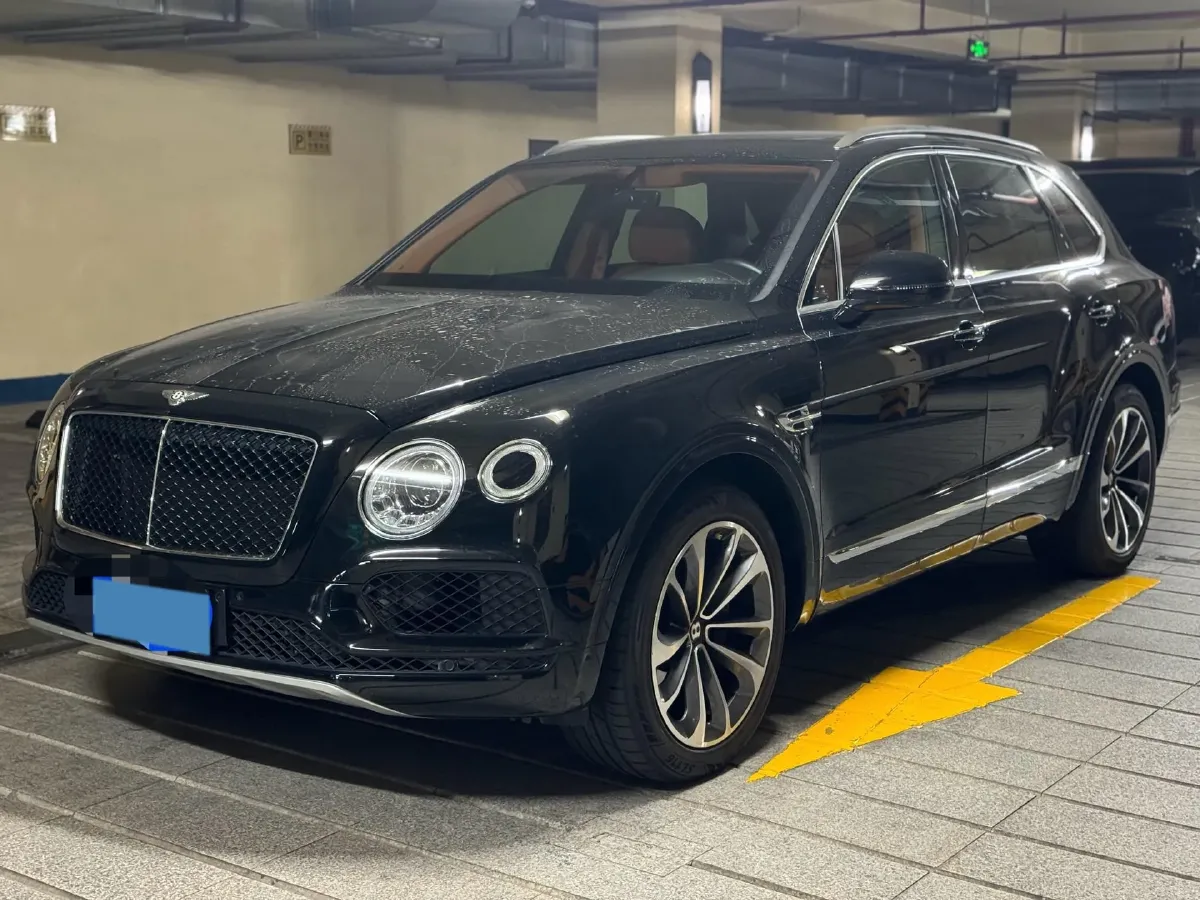 2018 Bentley Bentayga 4.0T 550HP V8 8AT,autocango,china used car exporter,china ev exporter,chinese used car exporter,chinese used ev exporter