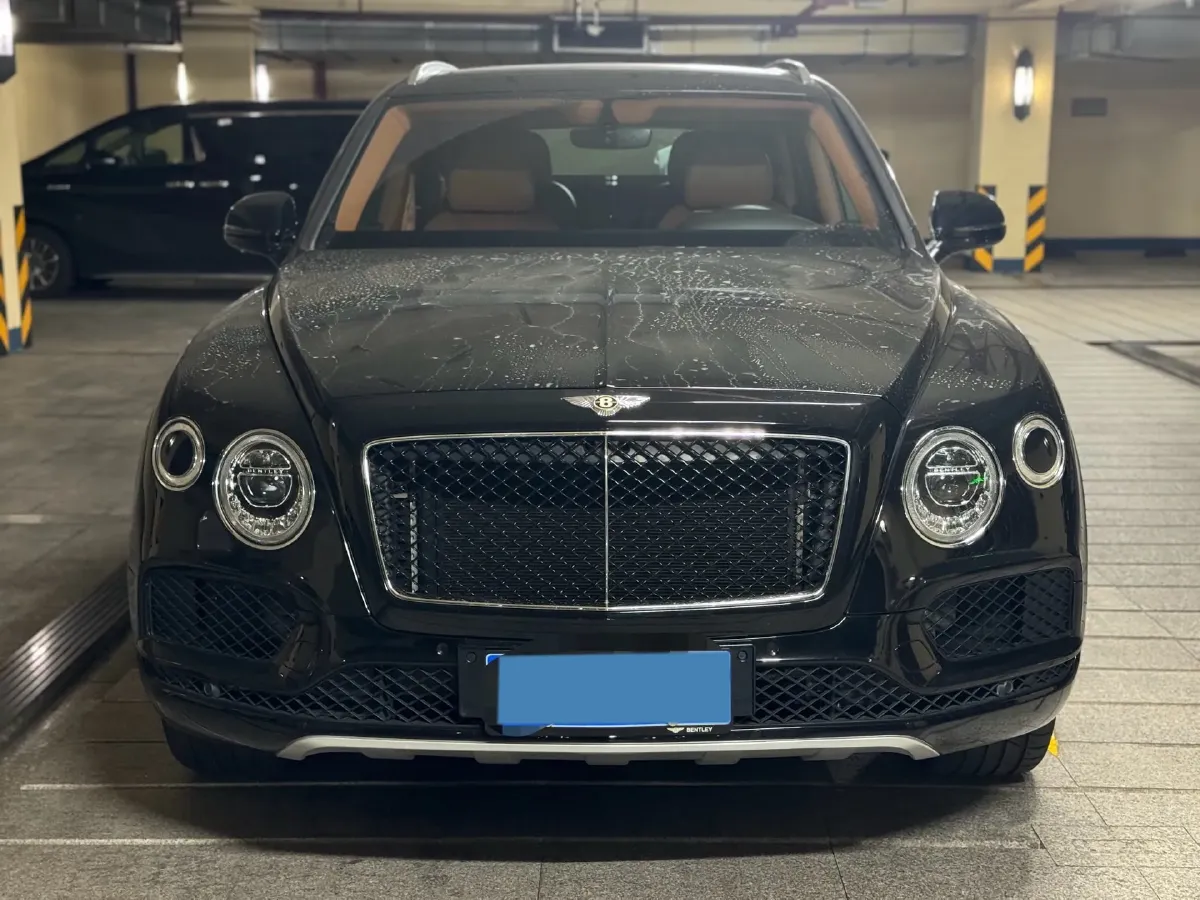 2018 Bentley Bentayga 4.0T 550HP V8 8AT,autocango,china used car exporter,china ev exporter,chinese used car exporter,chinese used ev exporter