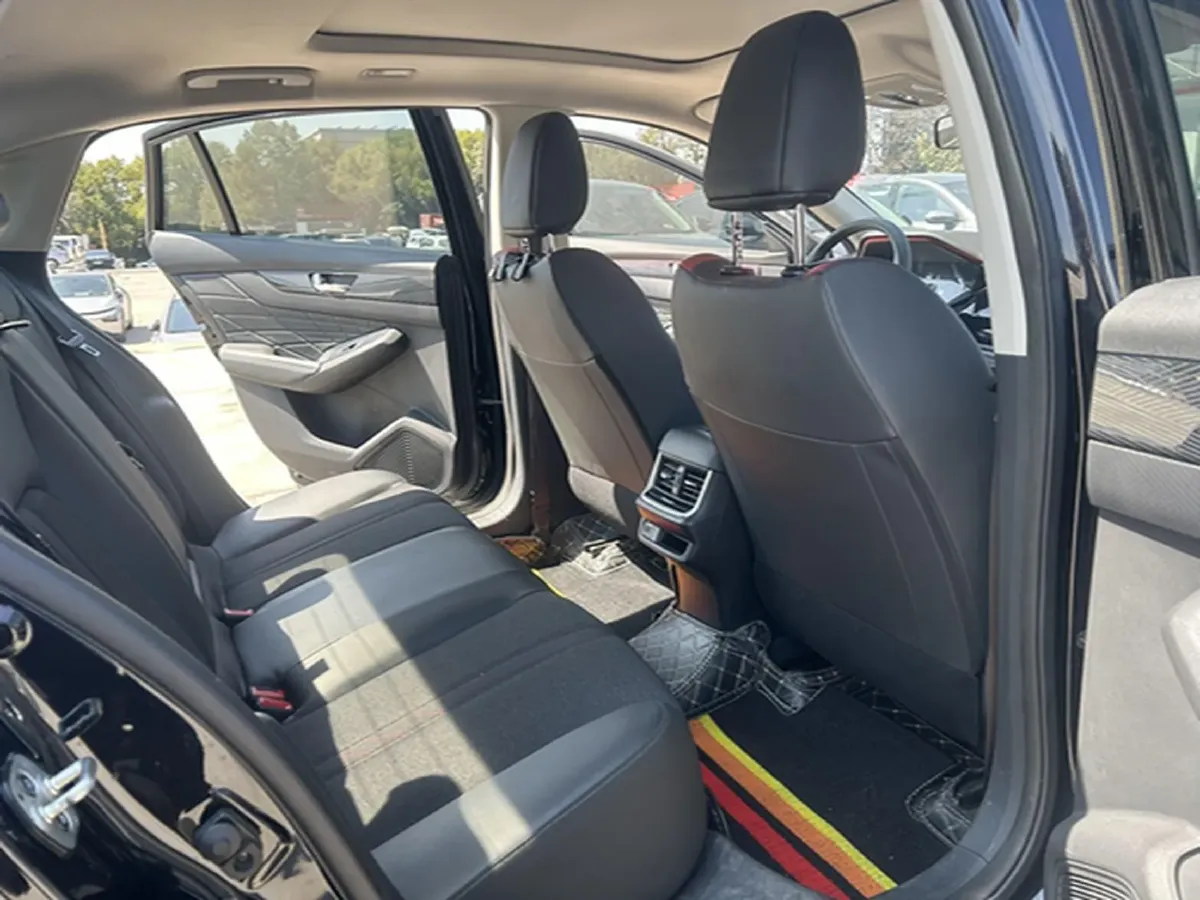 2024 DongFeng Aeolus YiXuan MAX 1.5T 197HP L4 7DCT,autocango,china used car exporter,china ev exporter,chinese used car exporter,chinese used ev exporter