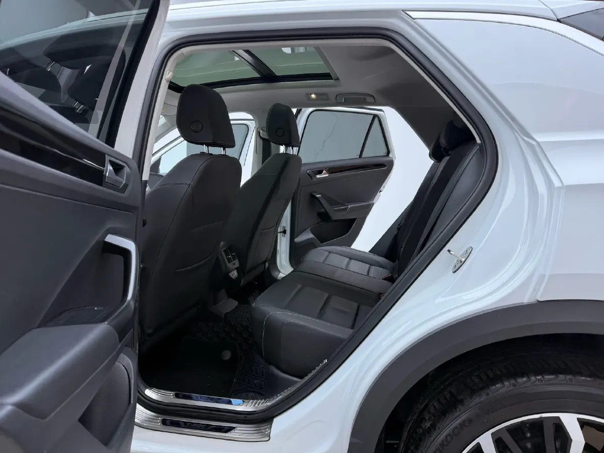 2021 Volkswagen T-Roc 1.4T 150HP L4 7DCT,autocango,china used car exporter,china ev exporter,chinese used car exporter,chinese used ev exporter