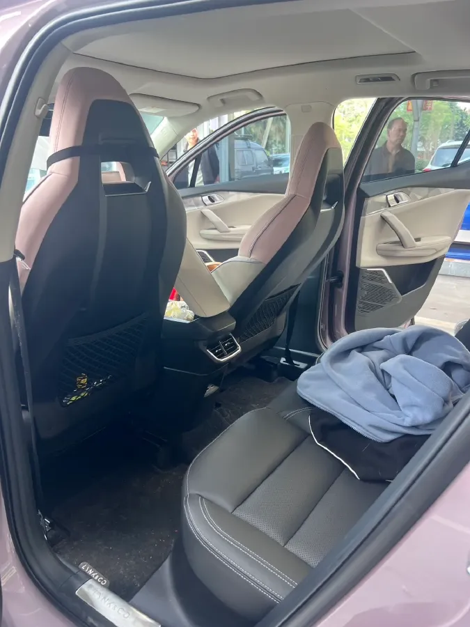 2023 LYNK&CO 06 1.5T 181HP L4 7DCT,autocango,china used car exporter,china ev exporter,chinese used car exporter,chinese used ev exporter