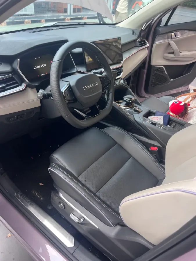 2023 LYNK&CO 06 1.5T 181HP L4 7DCT,autocango,china used car exporter,china ev exporter,chinese used car exporter,chinese used ev exporter