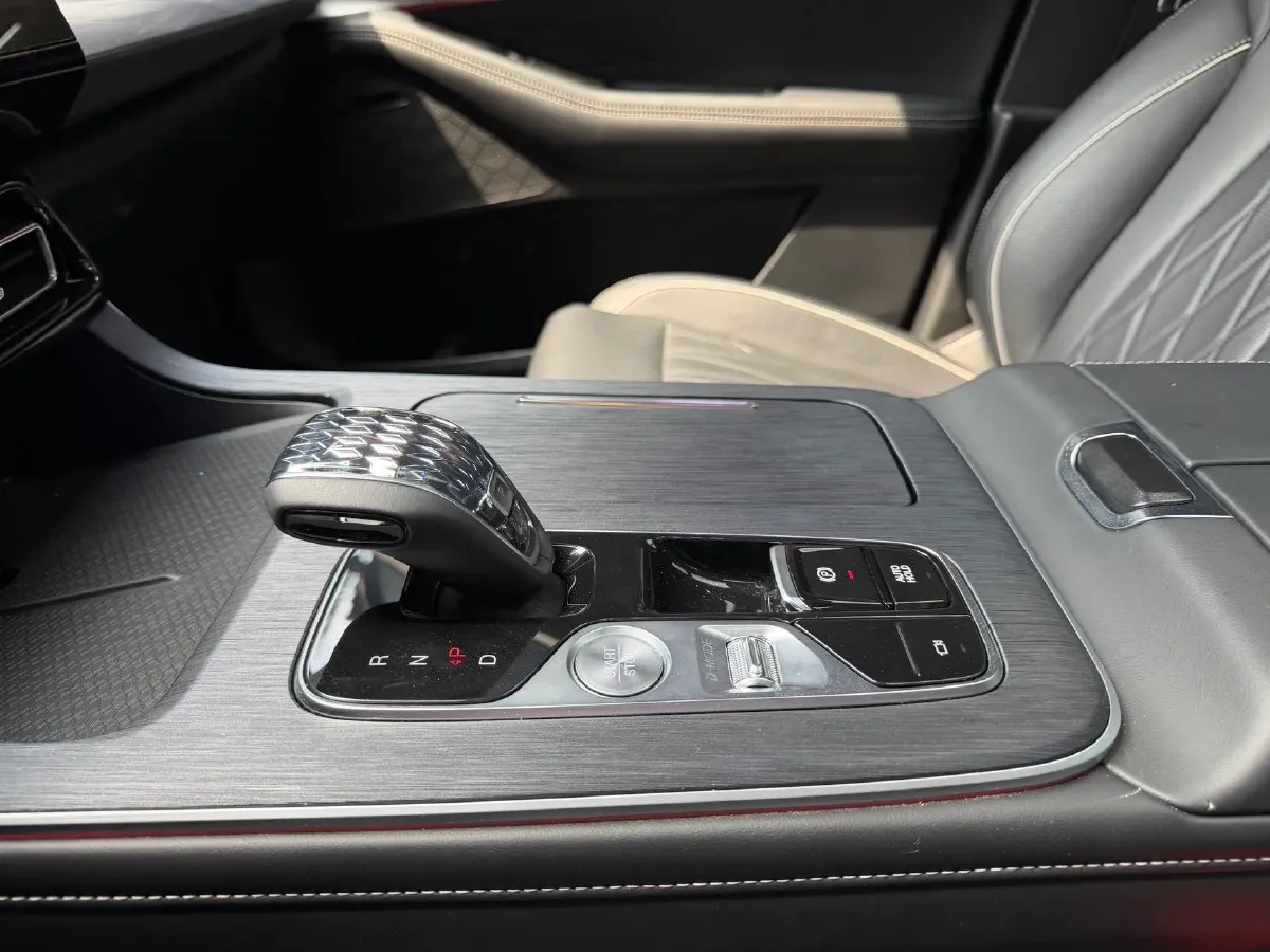 2025 GAC Trumpchi GS8 2.0T 252HP L4 8AT,autocango,china used car exporter,china ev exporter,chinese used car exporter,chinese used ev exporter