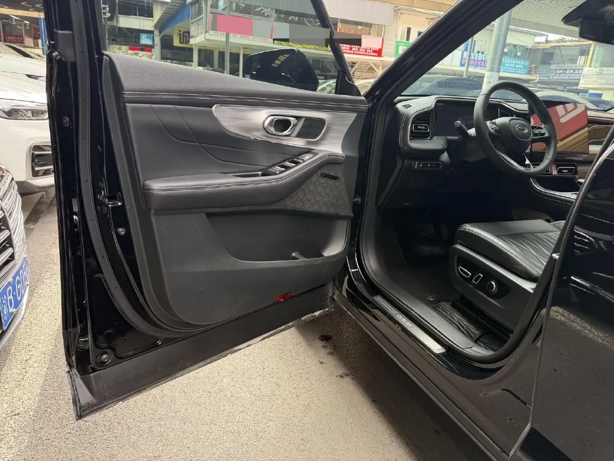 2025 GAC Trumpchi GS8 2.0T 252HP L4 8AT,autocango,china used car exporter,china ev exporter,chinese used car exporter,chinese used ev exporter