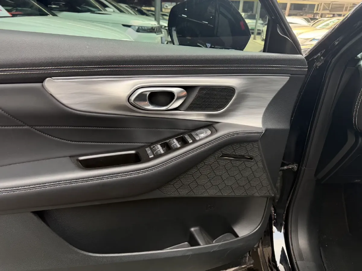 2025 GAC Trumpchi GS8 2.0T 252HP L4 8AT,autocango,china used car exporter,china ev exporter,chinese used car exporter,chinese used ev exporter