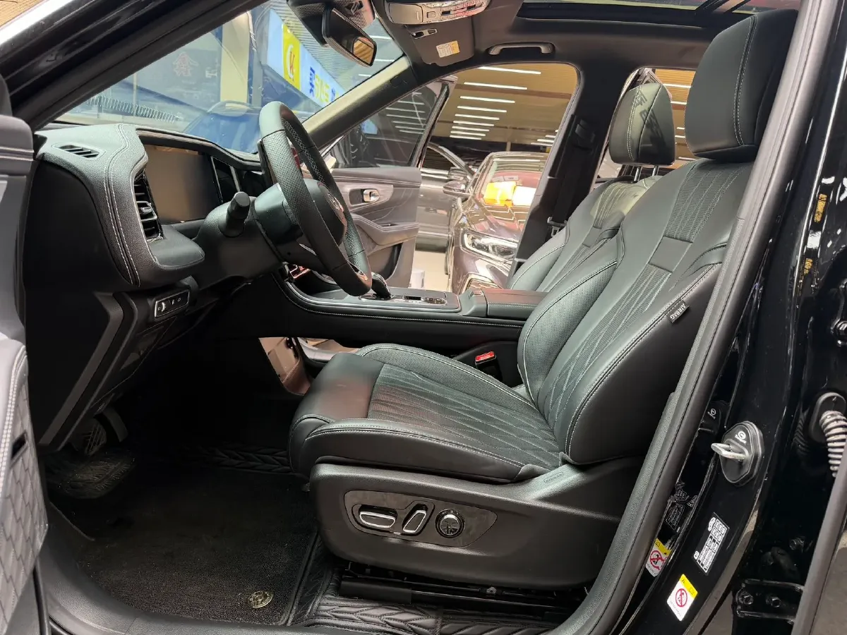 2025 GAC Trumpchi GS8 2.0T 252HP L4 8AT,autocango,china used car exporter,china ev exporter,chinese used car exporter,chinese used ev exporter