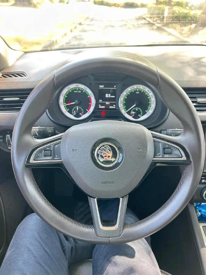 2018 Skoda Octavia 1.4T 150HP L4 7DCT,autocango,china used car exporter,china ev exporter,chinese used car exporter,chinese used ev exporter