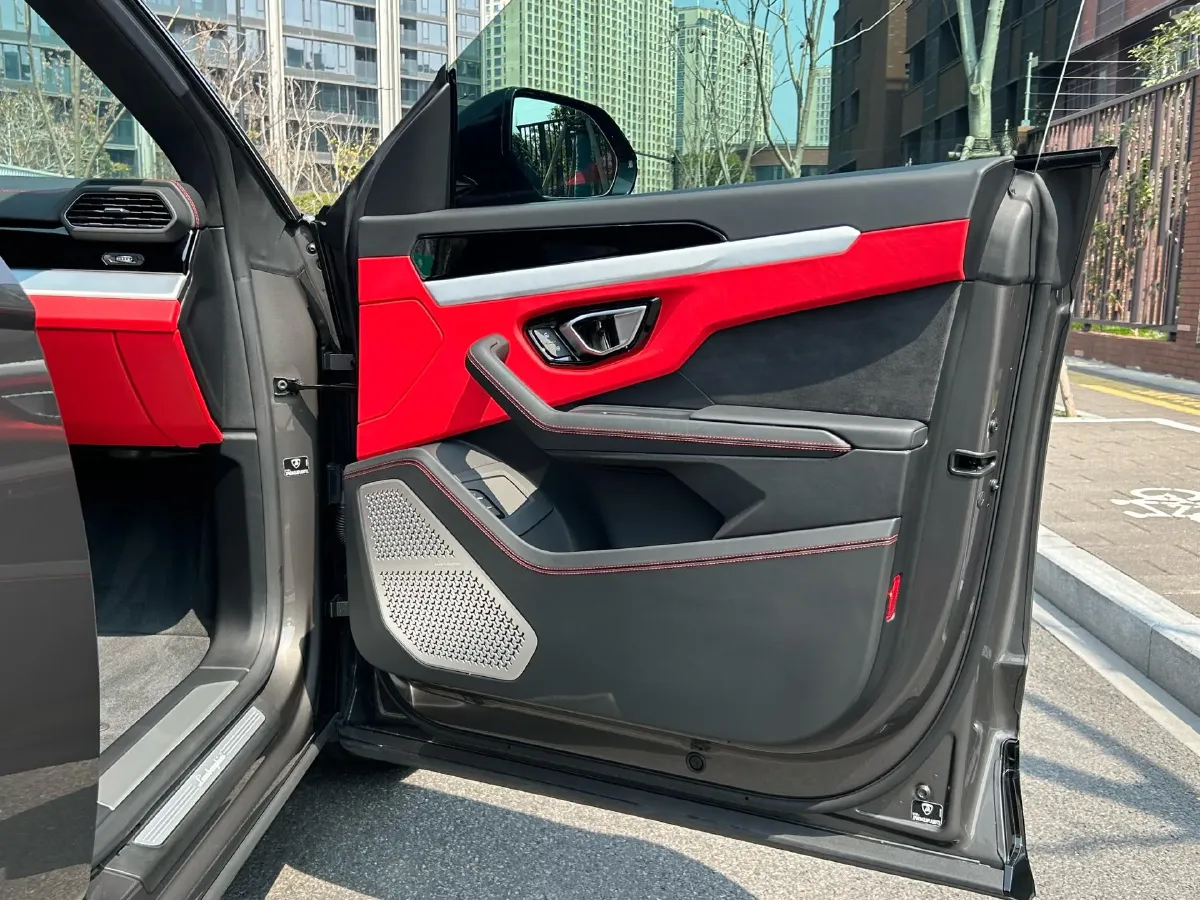 2023 Lamborghini Urus 4.0T 641HP V8 8AT,autocango,china used car exporter,china ev exporter,chinese used car exporter,chinese used ev exporter