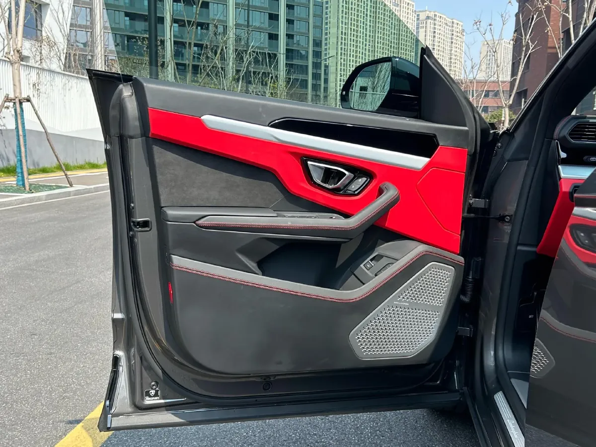 2023 Lamborghini Urus 4.0T 641HP V8 8AT,autocango,china used car exporter,china ev exporter,chinese used car exporter,chinese used ev exporter