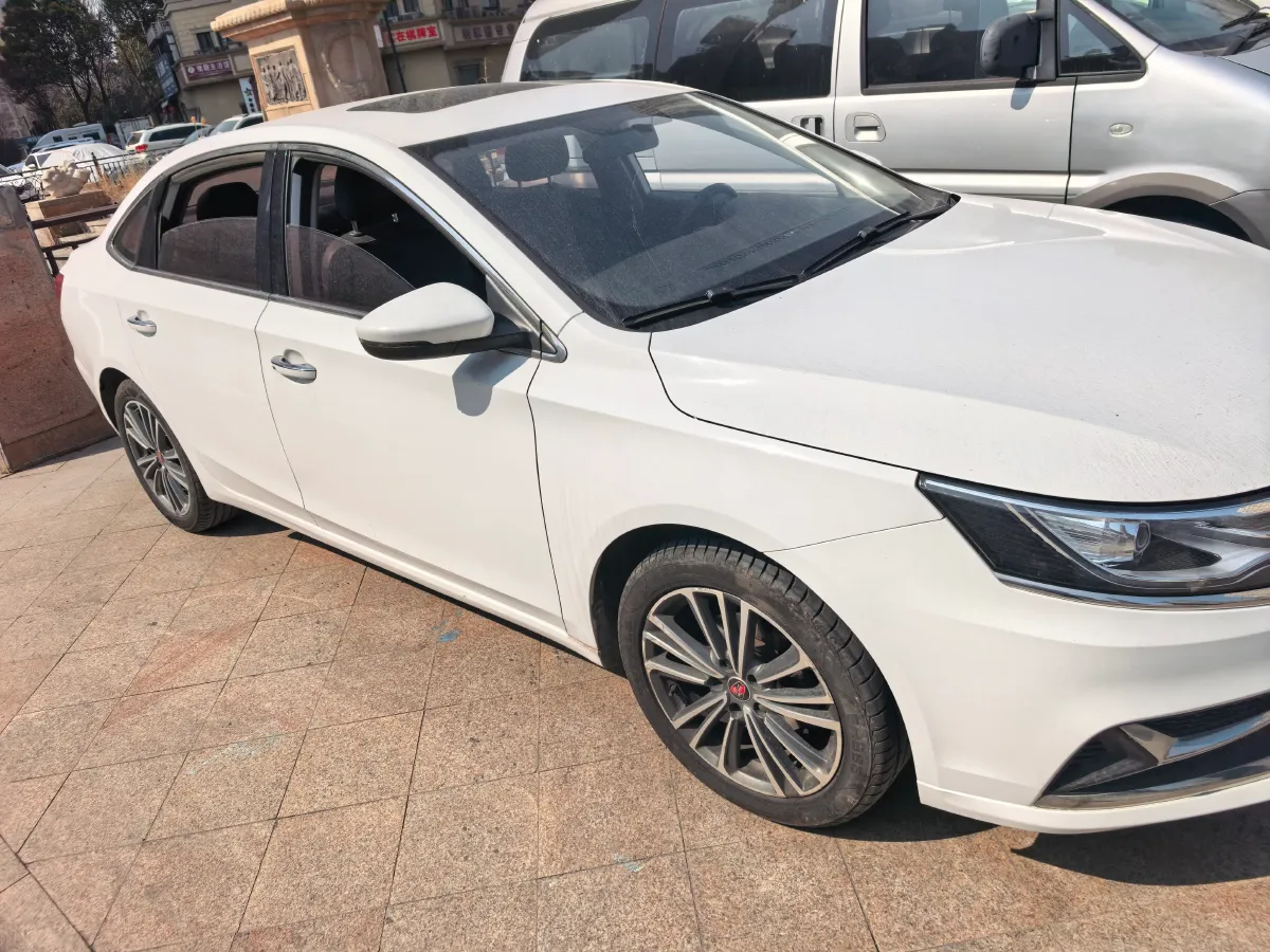 2020 Roewe i6 1.6L 125HP L4 5MT,autocango,china used car exporter,china ev exporter,chinese used car exporter,chinese used ev exporter