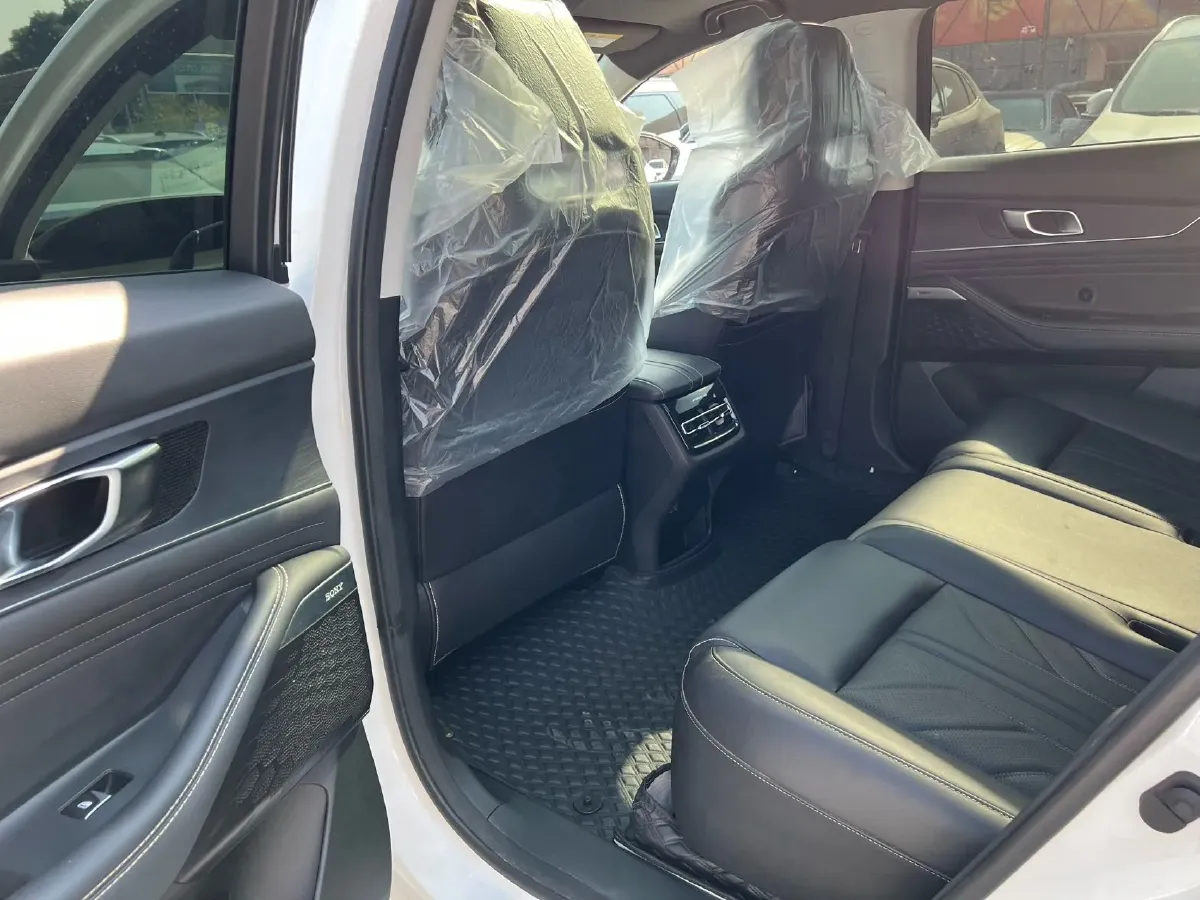 2023 ChangAn UNI-K 2.0T 233HP L4 8AT,autocango,china used car exporter,china ev exporter,chinese used car exporter,chinese used ev exporter