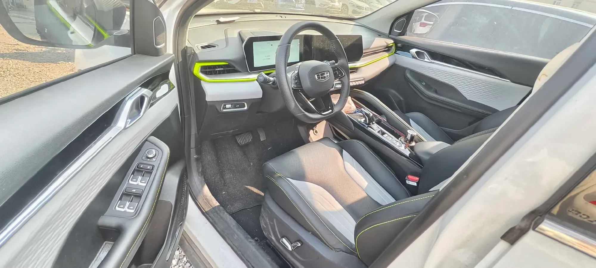 2022 Geely Coolray 1.5T 181HP L4 7DCT,autocango,china used car exporter,china ev exporter,chinese used car exporter,chinese used ev exporter