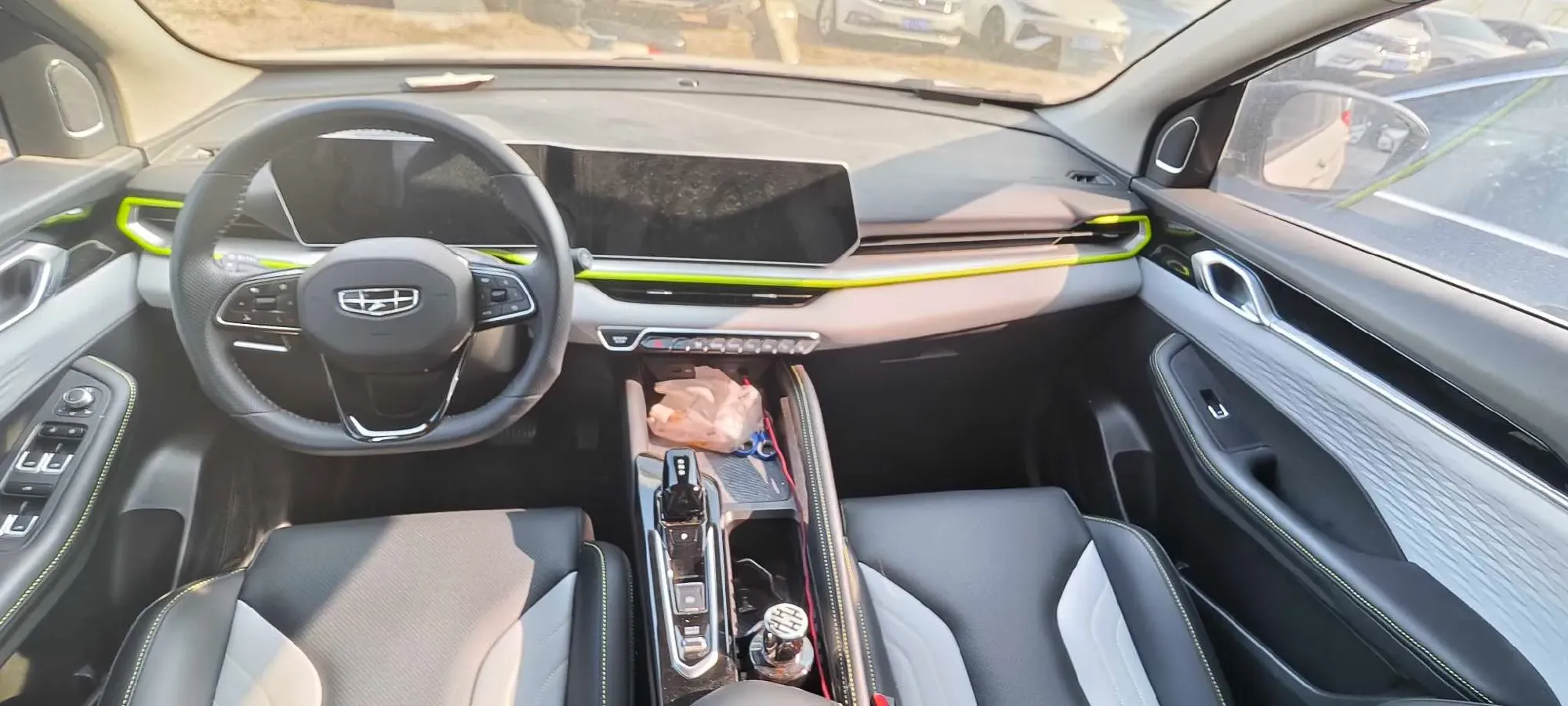 2022 Geely Coolray 1.5T 181HP L4 7DCT,autocango,china used car exporter,china ev exporter,chinese used car exporter,chinese used ev exporter