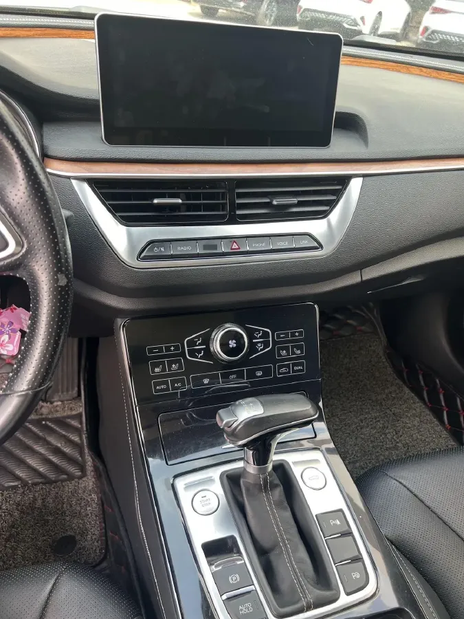 2018 HongQi H5 1.8T 186HP L4 6AT,autocango,china used car exporter,china ev exporter,chinese used car exporter,chinese used ev exporter