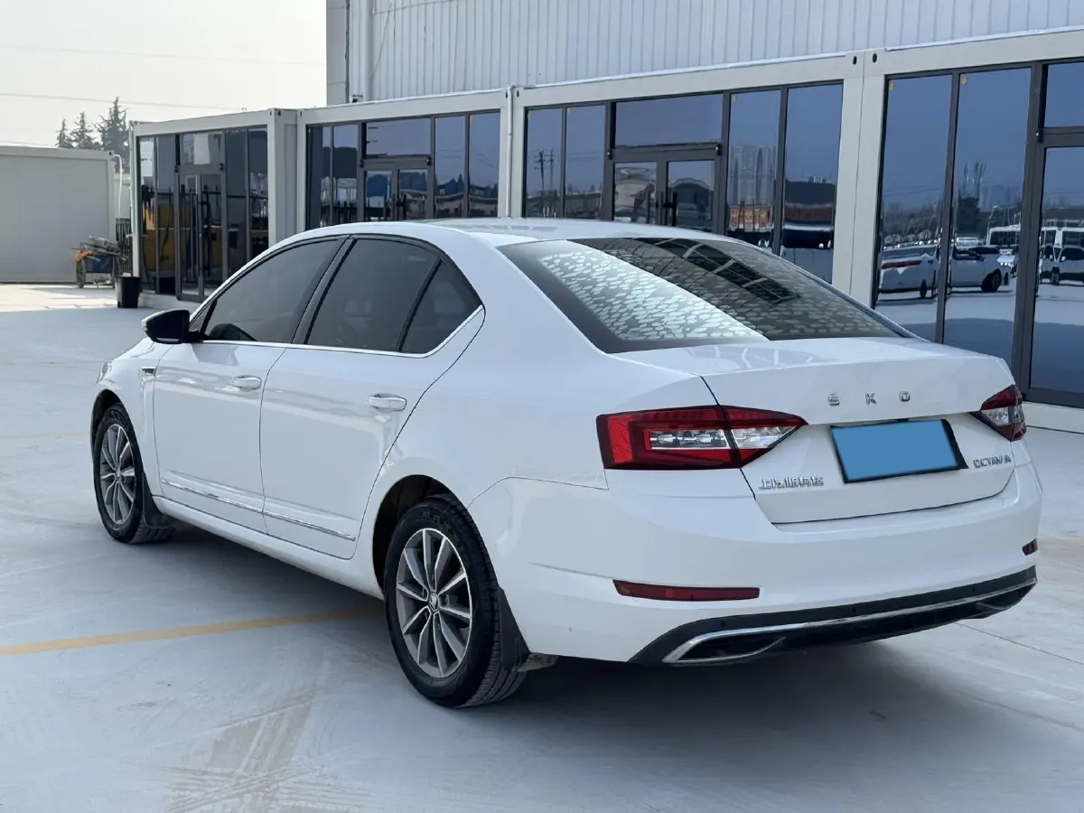 2020 Skoda Octavia 1.5L 113HP L4 6AT,autocango,china used car exporter,china ev exporter,chinese used car exporter,chinese used ev exporter