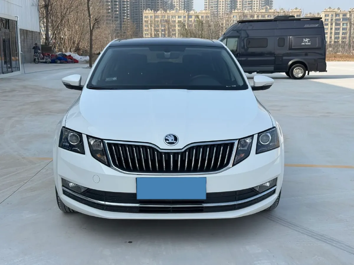 2020 Skoda Octavia 1.5L 113HP L4 6AT,autocango,china used car exporter,china ev exporter,chinese used car exporter,chinese used ev exporter