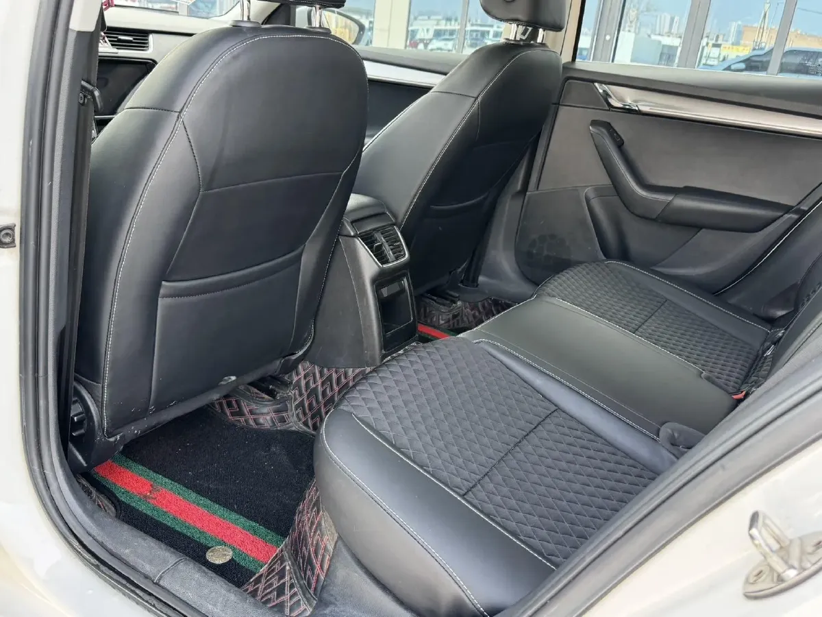 2020 Skoda Octavia 1.5L 113HP L4 6AT,autocango,china used car exporter,china ev exporter,chinese used car exporter,chinese used ev exporter