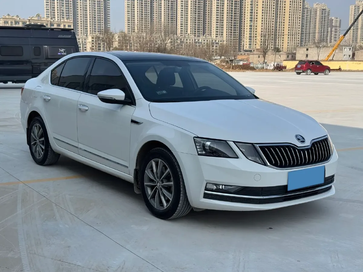 2020 Skoda Octavia 1.5L 113HP L4 6AT,autocango,china used car exporter,china ev exporter,chinese used car exporter,chinese used ev exporter