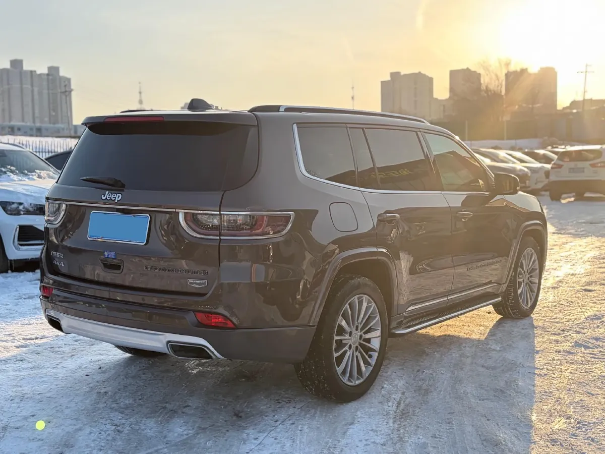 2018 Jeep Grand Commander 2.0T 265HP L4 9AT,autocango,china used car exporter,china ev exporter,chinese used car exporter,chinese used ev exporter